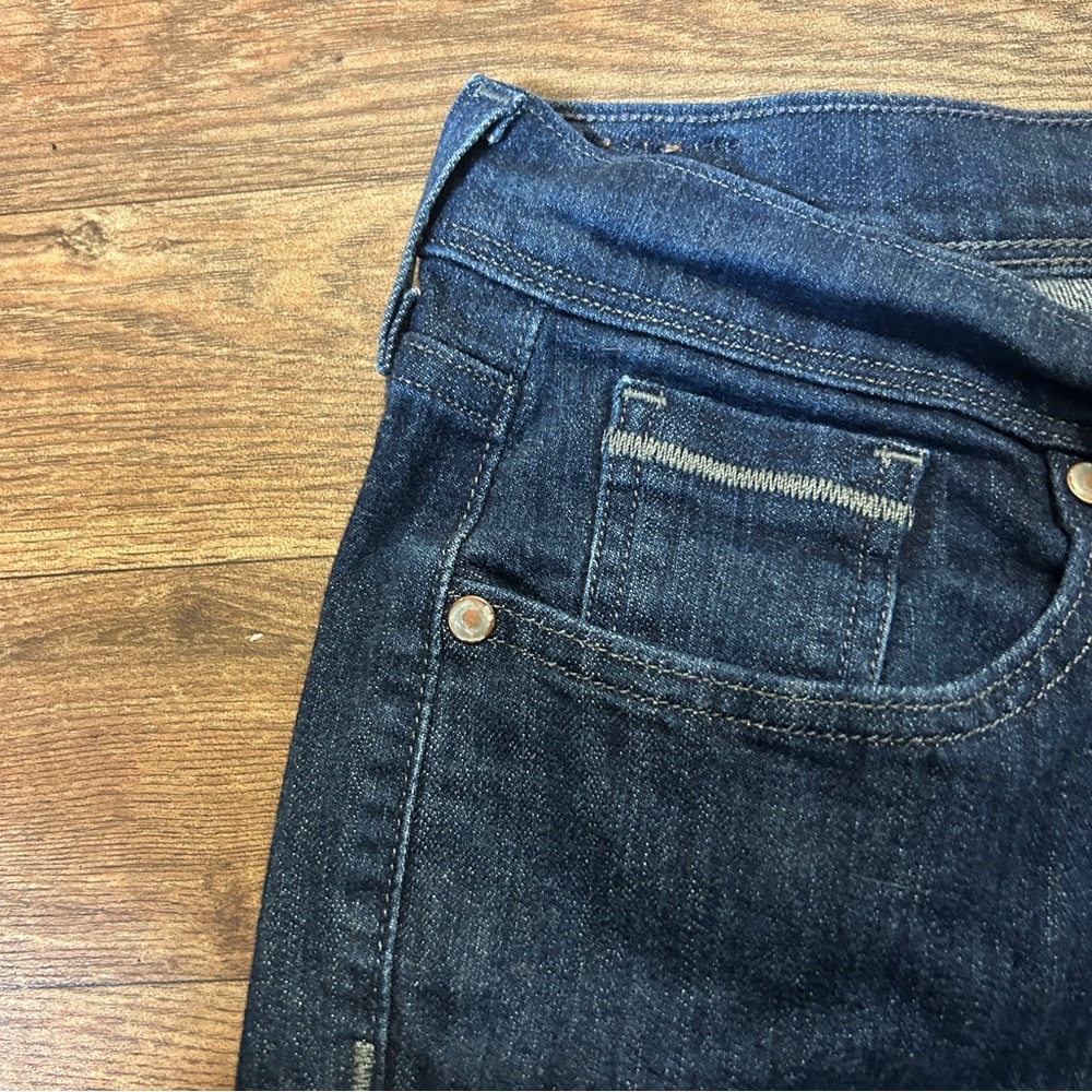 Levi’s 515 Boot cut women’s dark wash jeans. Size 16L. - Picture 4 of 6
